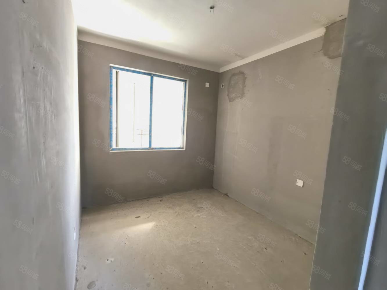 合景泰富云湖天镜3室2厅2卫110㎡南北76万