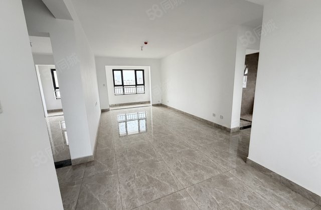 次新小区 莲湖新城新房未住 三叶草双卫双阳台 免大税带车储