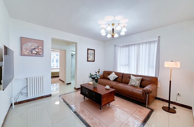 急售 香江附近电梯房 三室 免 税 精装修  随时看房