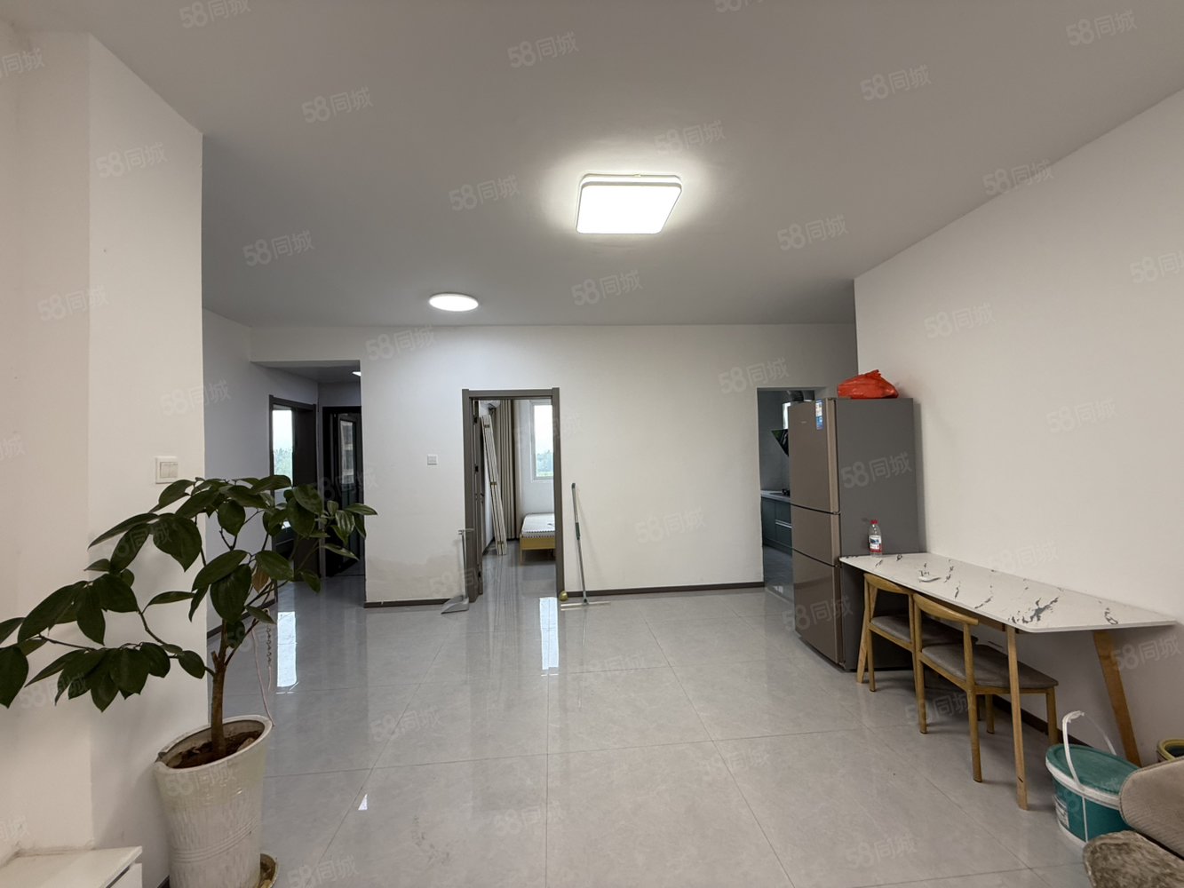 城投五里高小区4室2厅2卫120㎡南北48万