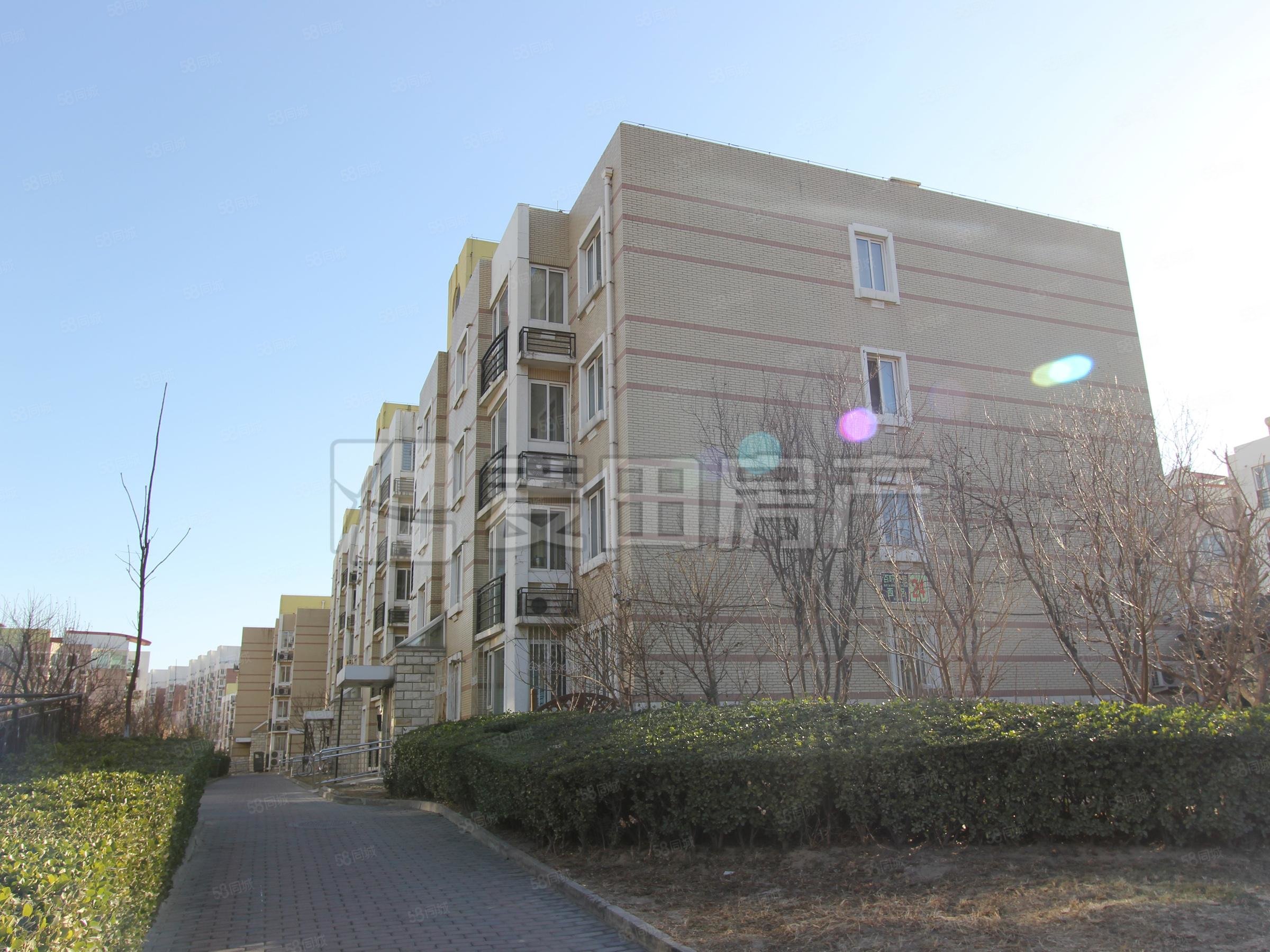 百旺家苑4室2厅3卫208.43㎡南北1720万