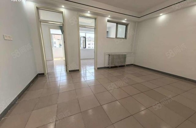 文轩总部 第二实验  旁边 大3室 南北通透 送储藏室