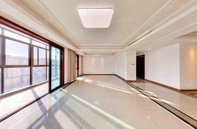 绿地新里城二三期4室2厅157.78㎡368万二手房图片