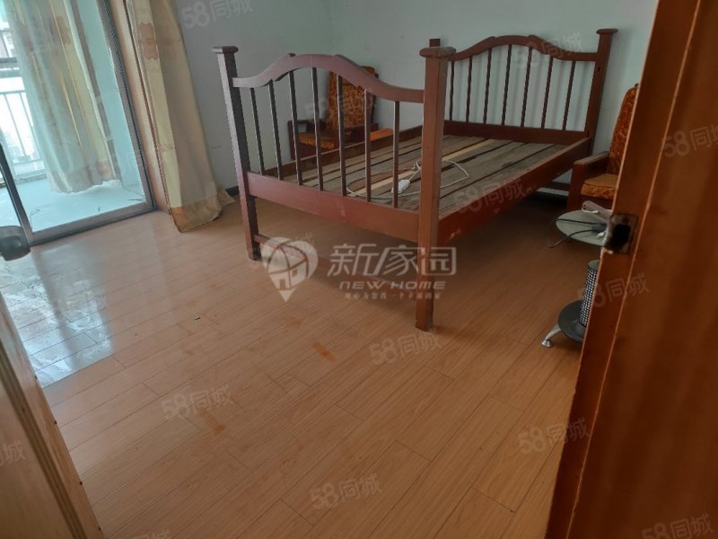 蓝波湾3室2厅2卫126.93㎡东52.8万