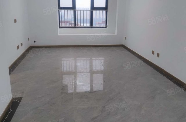 精装三室，未住新房，带车位储藏室69万