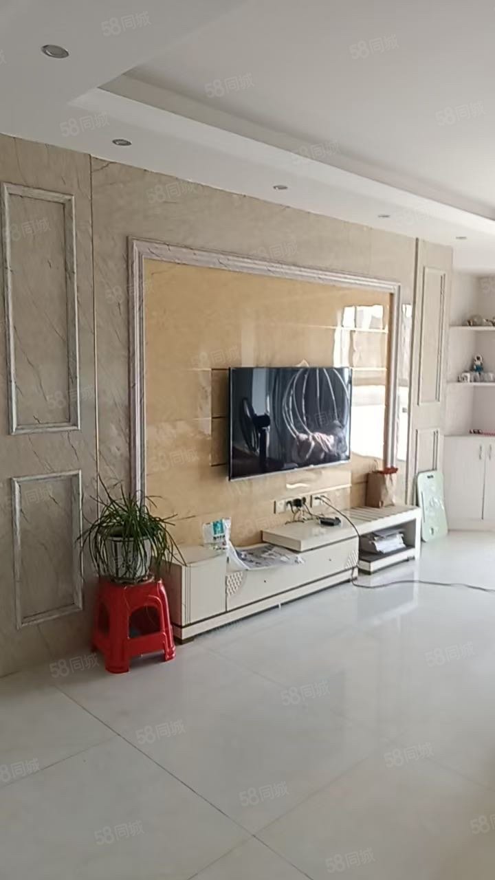 清华美郡3室2厅2卫118.55㎡南52万