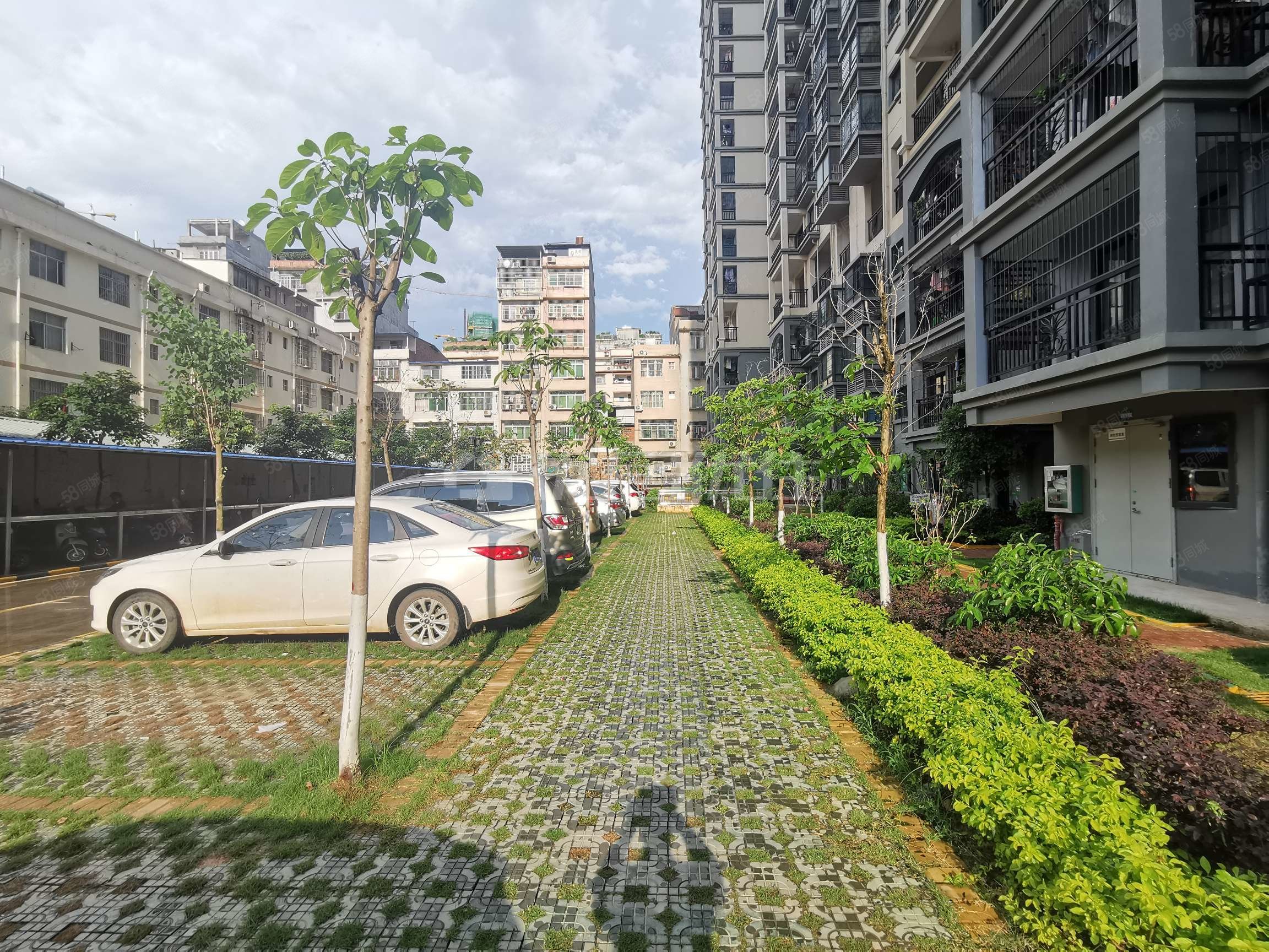 室内采光好 交通方便 户型方正 周边生活氛围旺盛,锦绣上城-南宁58