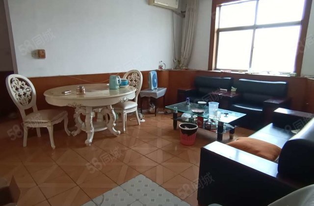 文轩本部一墙之隔 单位家属院 三室两厅三楼 随时看房