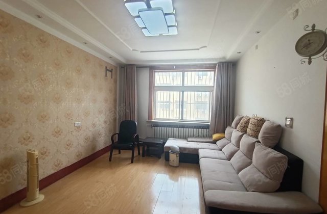 70多万东昌总校万五星广场附近家属院 三室朝阳户型 停车方便