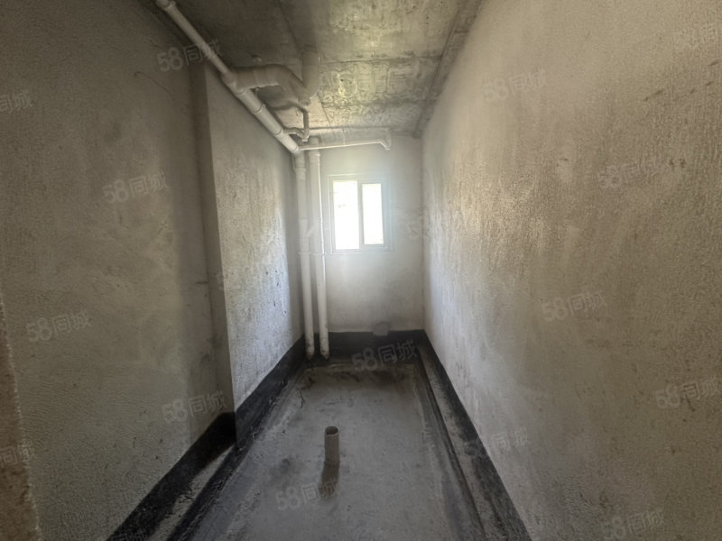 馨园小区4室2厅2卫140㎡南北33.8万