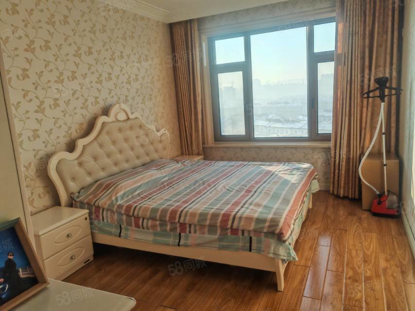 星河万源蓝湾3室2厅1卫129.75㎡南北60万