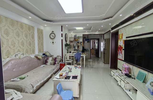 房东急售！精装修东边户！比相同户型大5平方！带18平储藏室！