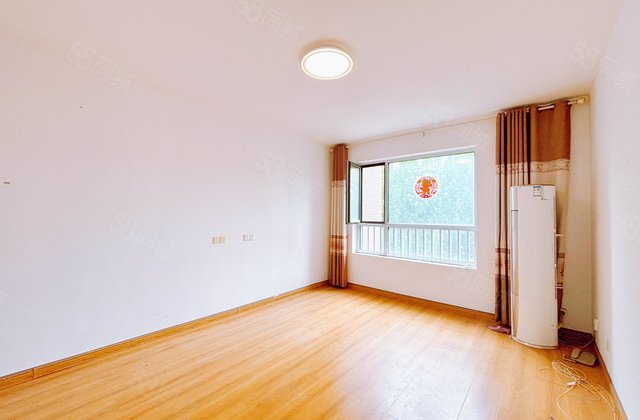 华建一街区电梯洋房，南北通透户型，带车储免大税，房东急售