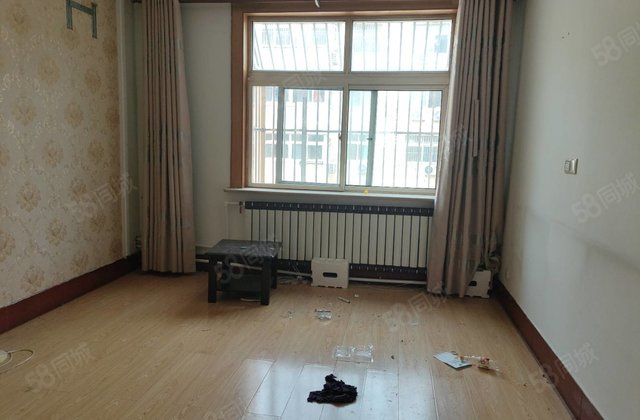 东昌中学附近三室朝阳双阳台免大税单价六千左右价格可以商量