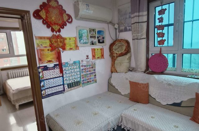 火车站 有电梯 商品住宅 楼层好 房龄新 正南朝向 近医院