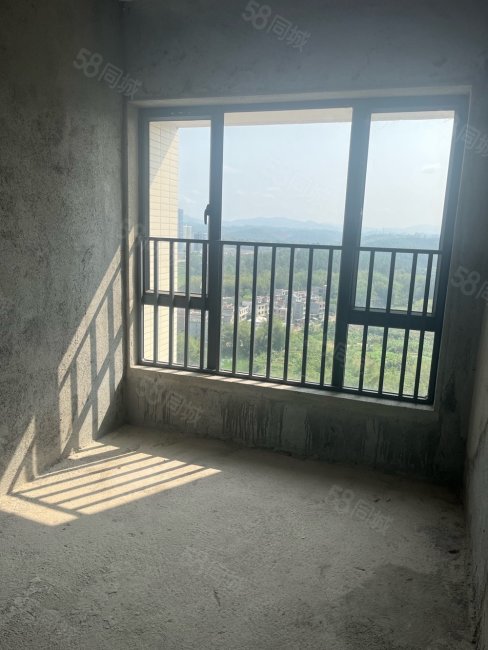 悦景康城天韵4室2厅2卫104㎡南65万