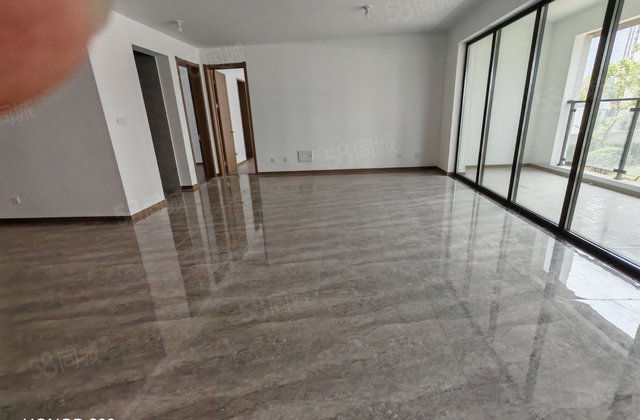 急售！松桂路 城市芳华 澜庭官邸 带三个车位 双阳台 可按揭