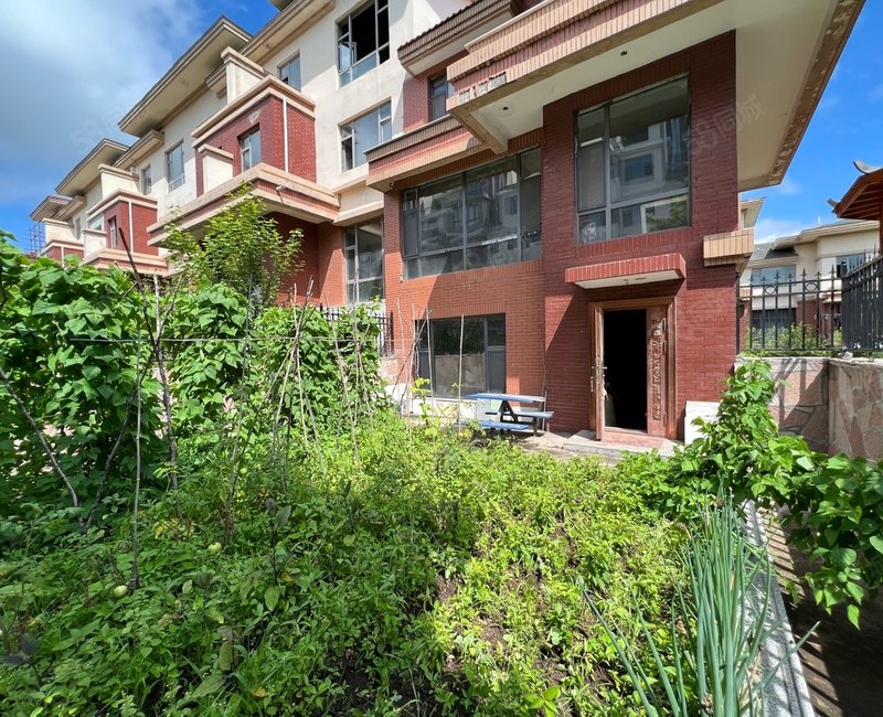 【10图】海兰江花园 联排合院 共3层 带超大花园 带车库 带凉亭,海兰