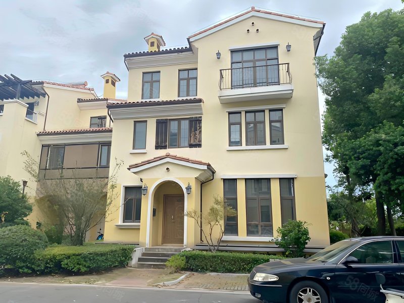 合院别墅花园50平送双车位万达商圈米兰地面三层带地下室钥匙