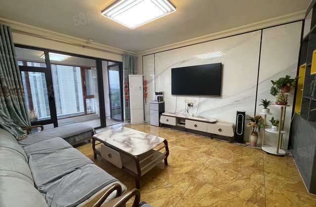 碧桂园 翡丽湾 精装四室 送车位  急急急卖 带装修