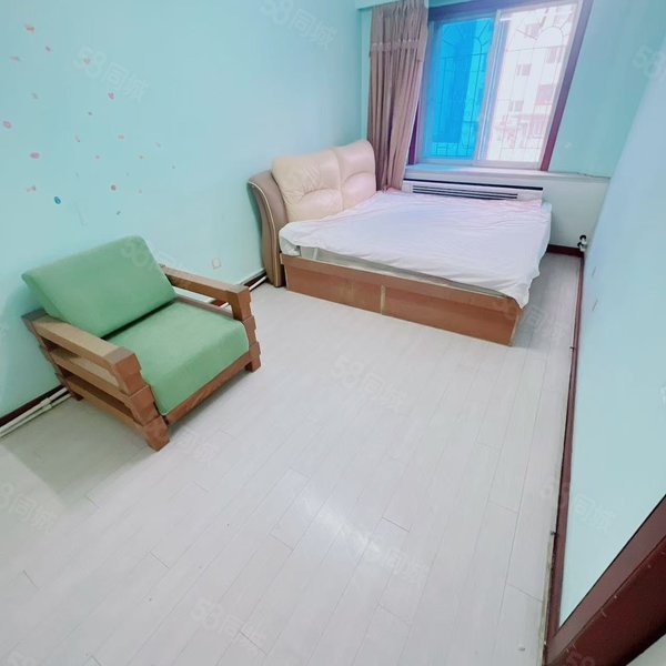 一个月起租市府广场地铁站 皇寺广场 北市场 恒隆广场 卓展