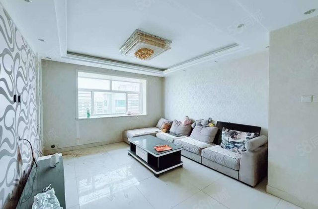 阳光实验 颐馨园二期 急用钱着急出售  三室双卫月亮湾