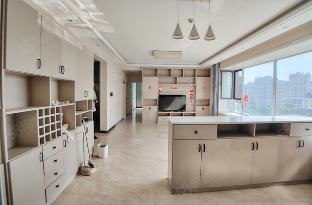 徒骇河畔 三室大边户，带车位储藏室，诚心出售