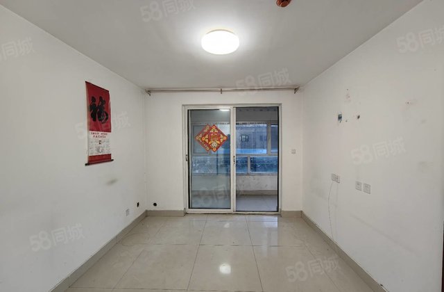 阿卡六期。双阳台,采光极好,随时看房。嘎嘎便宜。嘎嘎新