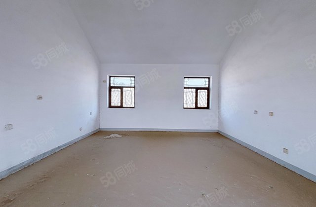 光岳楼南50  东南方向 带2个露台 传世大院别墅 东昌御府