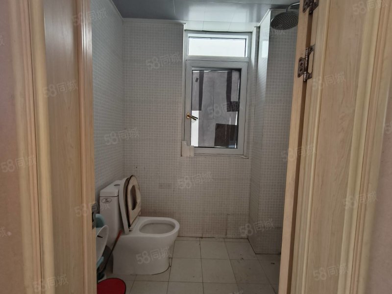 帝景华庭3室2厅1卫150㎡南北63.8万