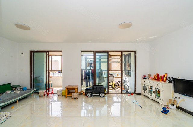 万瑞林山翠语3室2厅145.63㎡110万二手房图片