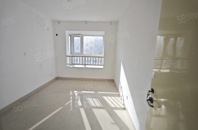 急售！柳园路老文轩 聊大北邻 中医院隔壁 电梯三室带储藏室