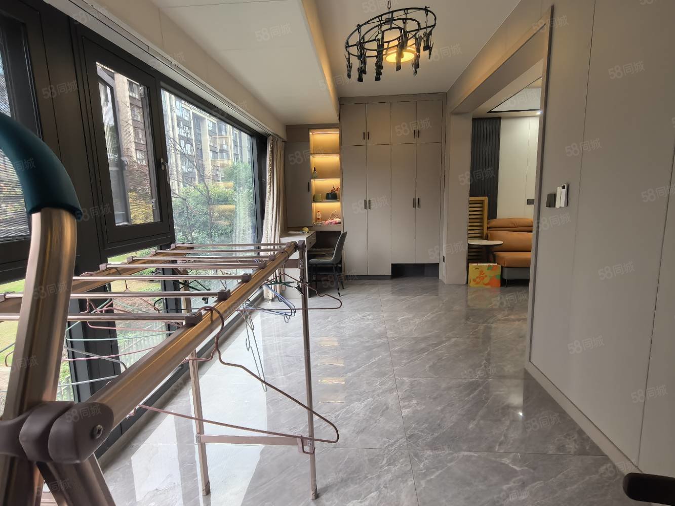 港中旅公元6室2厅3卫143㎡南北189万