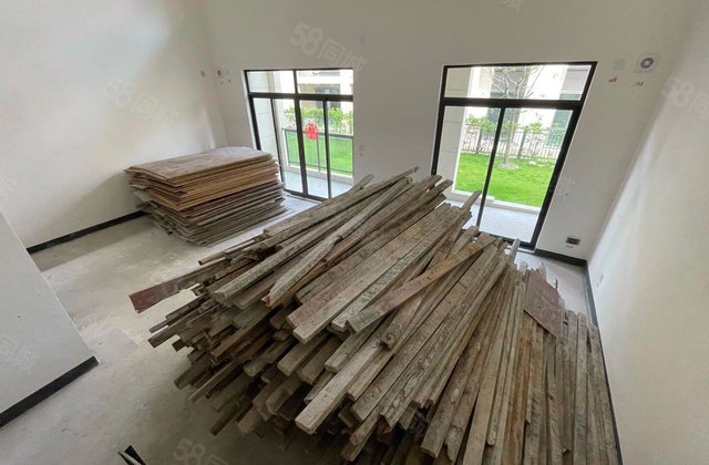 复地君屿墅F区2室1厅152.74㎡210万二手房图片