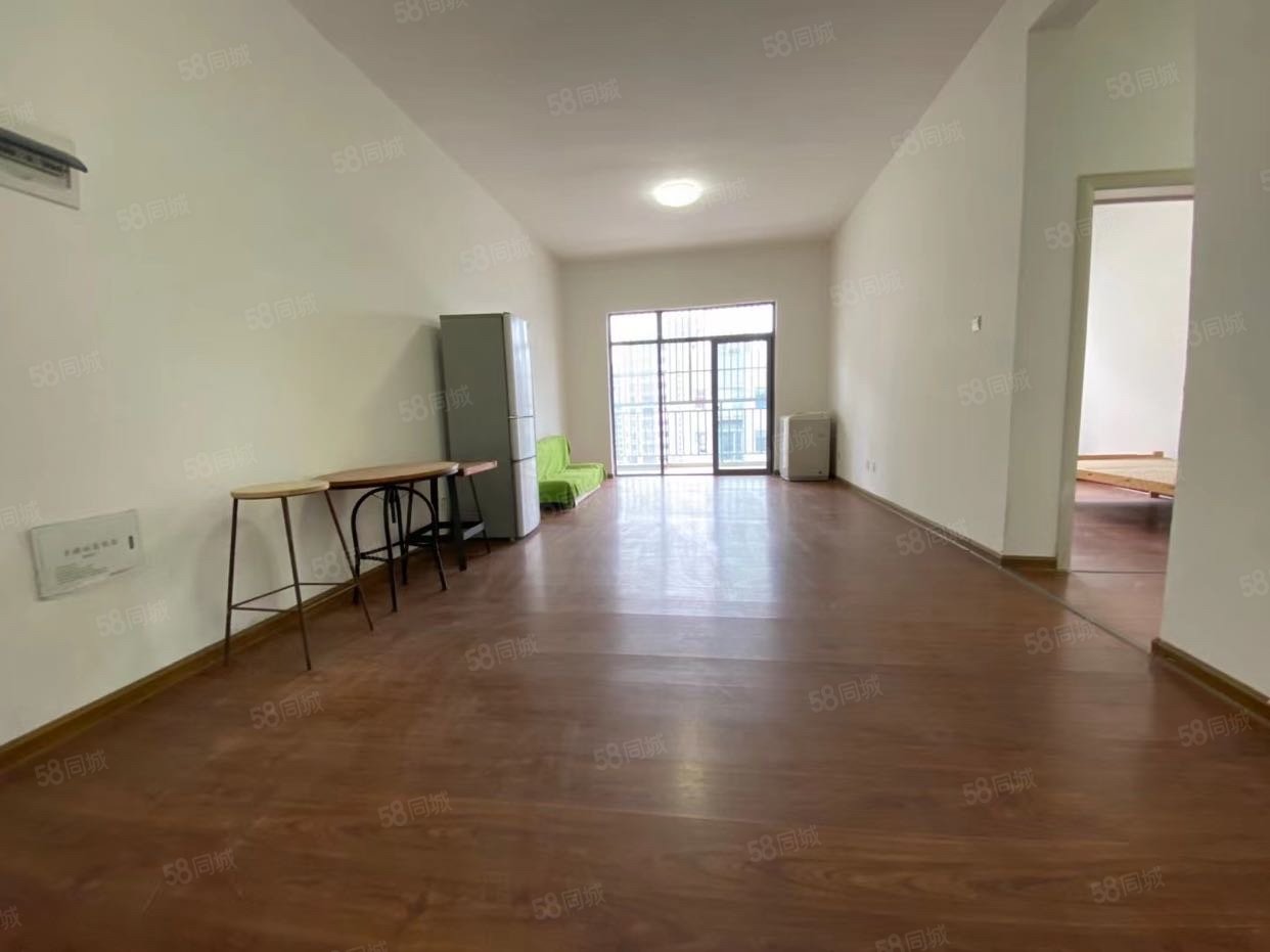 巨人印象小区3室2厅2卫109.84㎡南45万