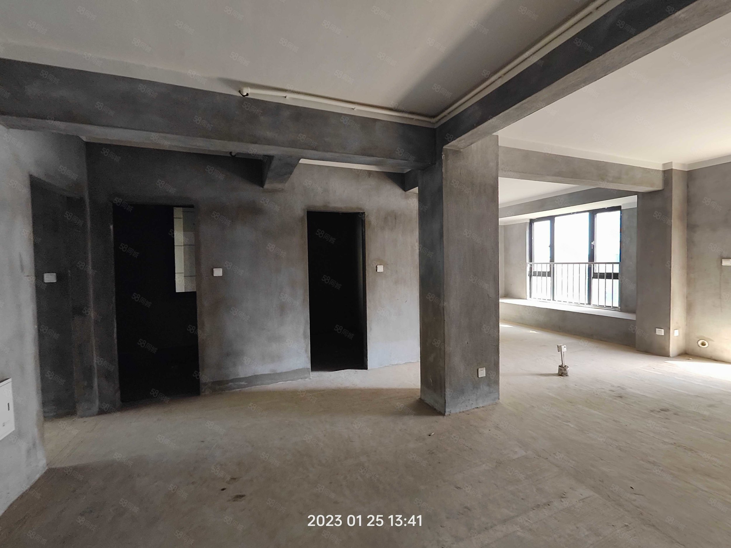 龙天和园4室2厅2卫123㎡南北55万