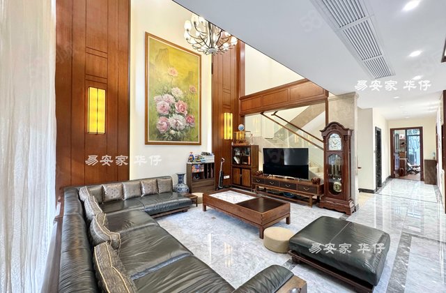 华侨城天鹅湖(别墅)7室2厅232.74㎡850万二手房图片