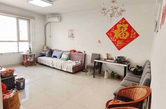 人民公园  中央丽都 附近 宝徕花园 带车车库 中间楼层
