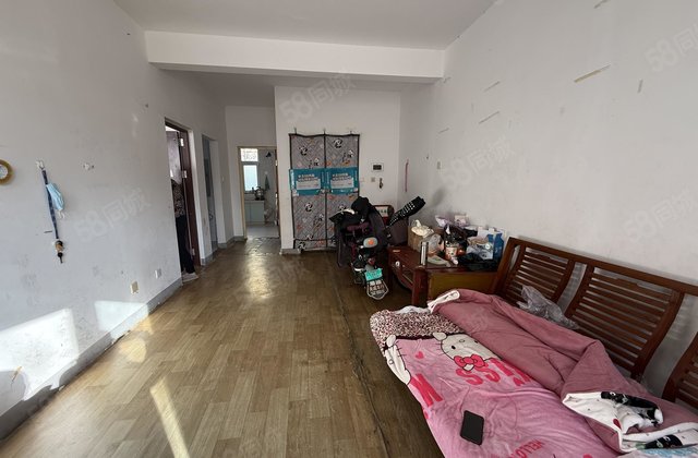 高新区1实验 文轩旁边的九州国际 免大税送车位 房东诚心出售