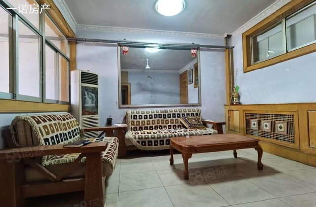 东昌本部市中心  中间楼层三室两厅  停车方便 免大税随时看