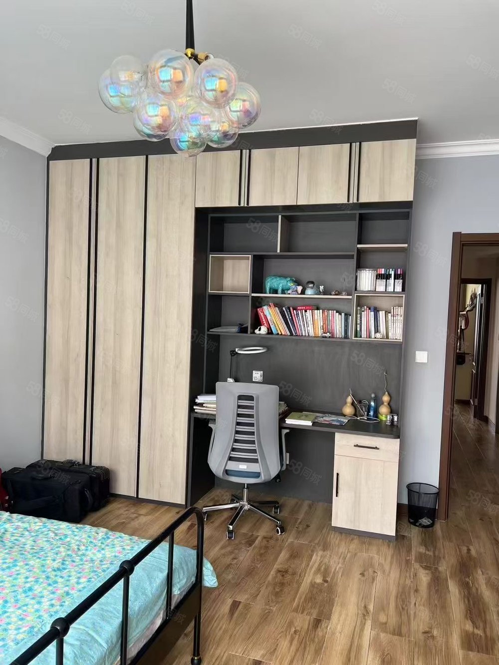 康裕新苑4室2厅2卫205㎡南北183万