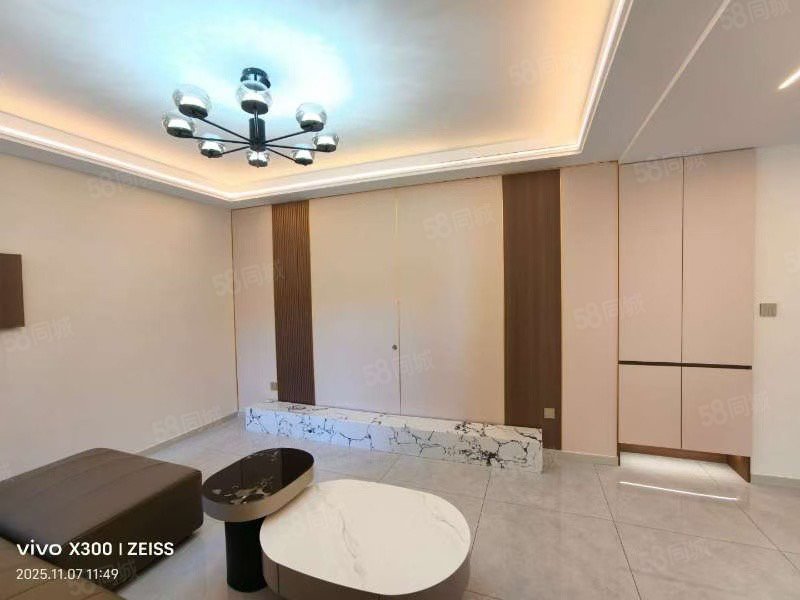 青湖铭城2室2厅1卫79㎡南北30万