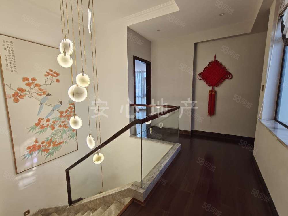 德和沁园(别墅)5室3厅4卫216㎡南北550万