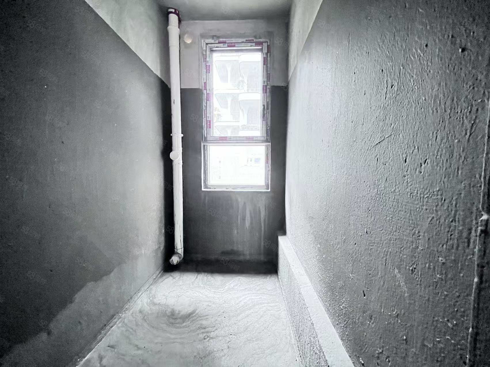 国瑞麓林府4室2厅3卫143㎡南北125万