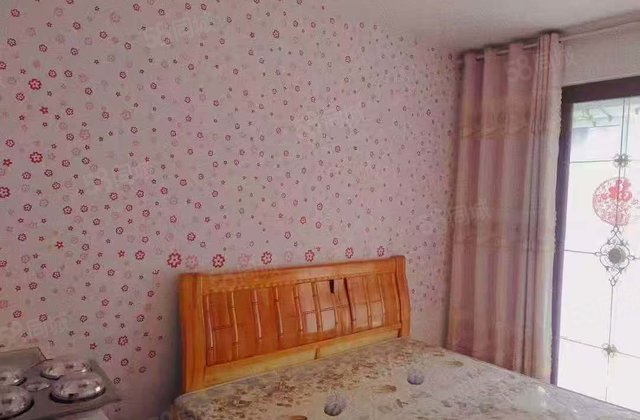 香江 电梯房 水城雅居三室 停车方便