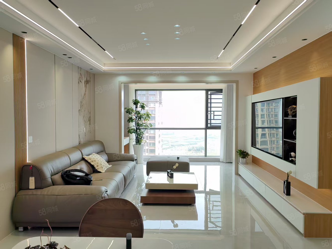 航旅和润居4室2厅2卫126㎡北79.8万