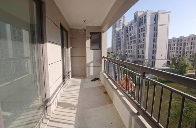 融创荣润玖樟台4室2厅118㎡175万二手房图片