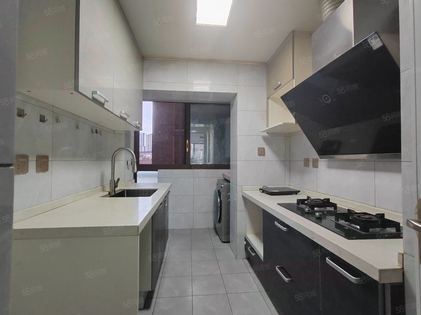 南城都汇汇彩园3室2厅2卫93.5㎡北296万