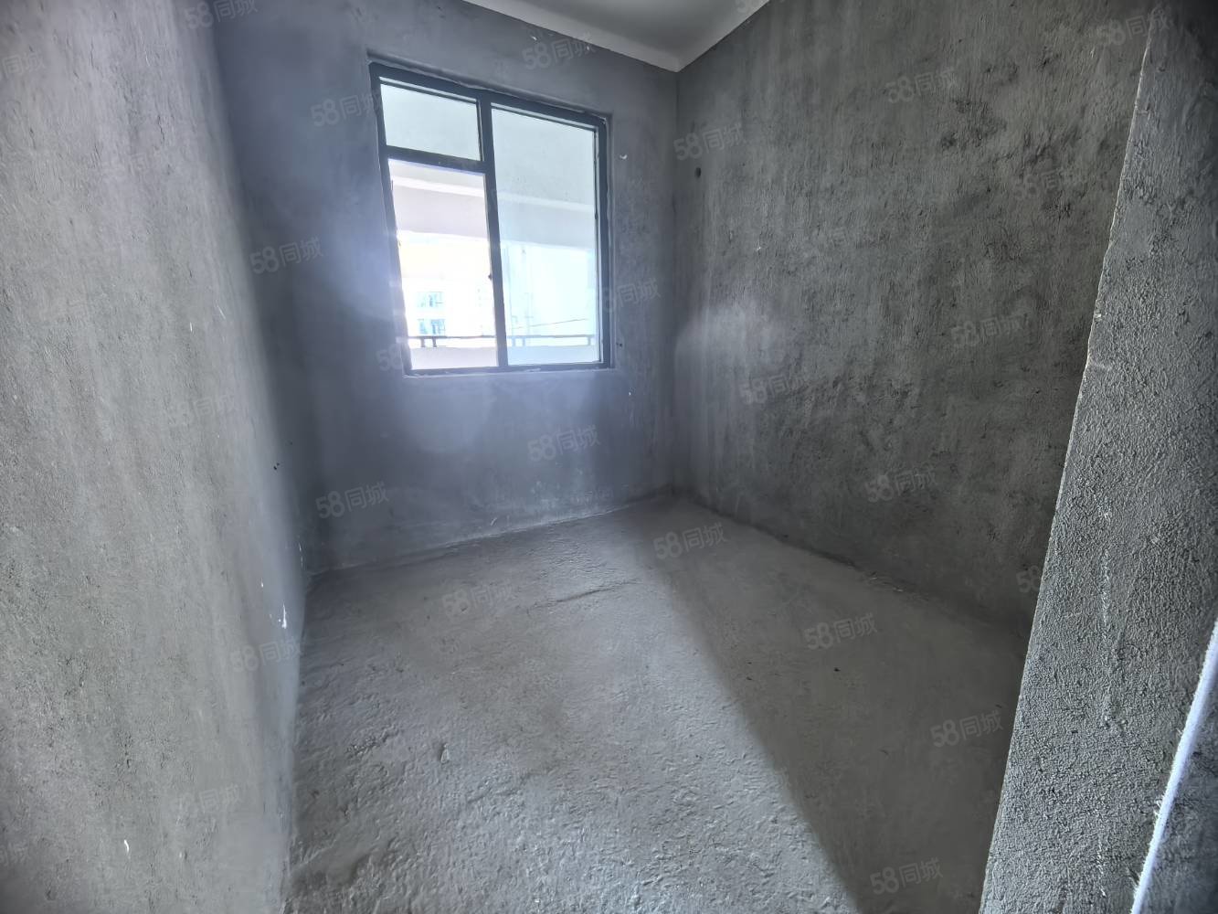 德和领秀广场3室2厅2卫110㎡南北83.8万