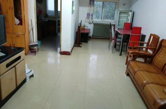 送车位及半地上15平方左右朝阳储藏室房东直卖